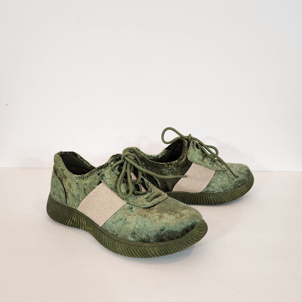 BAMBOO Rare Green Gold Velvet Lace Up Fashion Streetwear Fairy Sneaker Womens 7